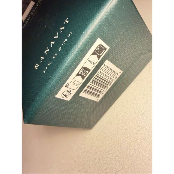 RANAVAT Brightening Dark Spot and Anti-Aging Facial Serum with Saffron and Turme - Picture 4 of 8